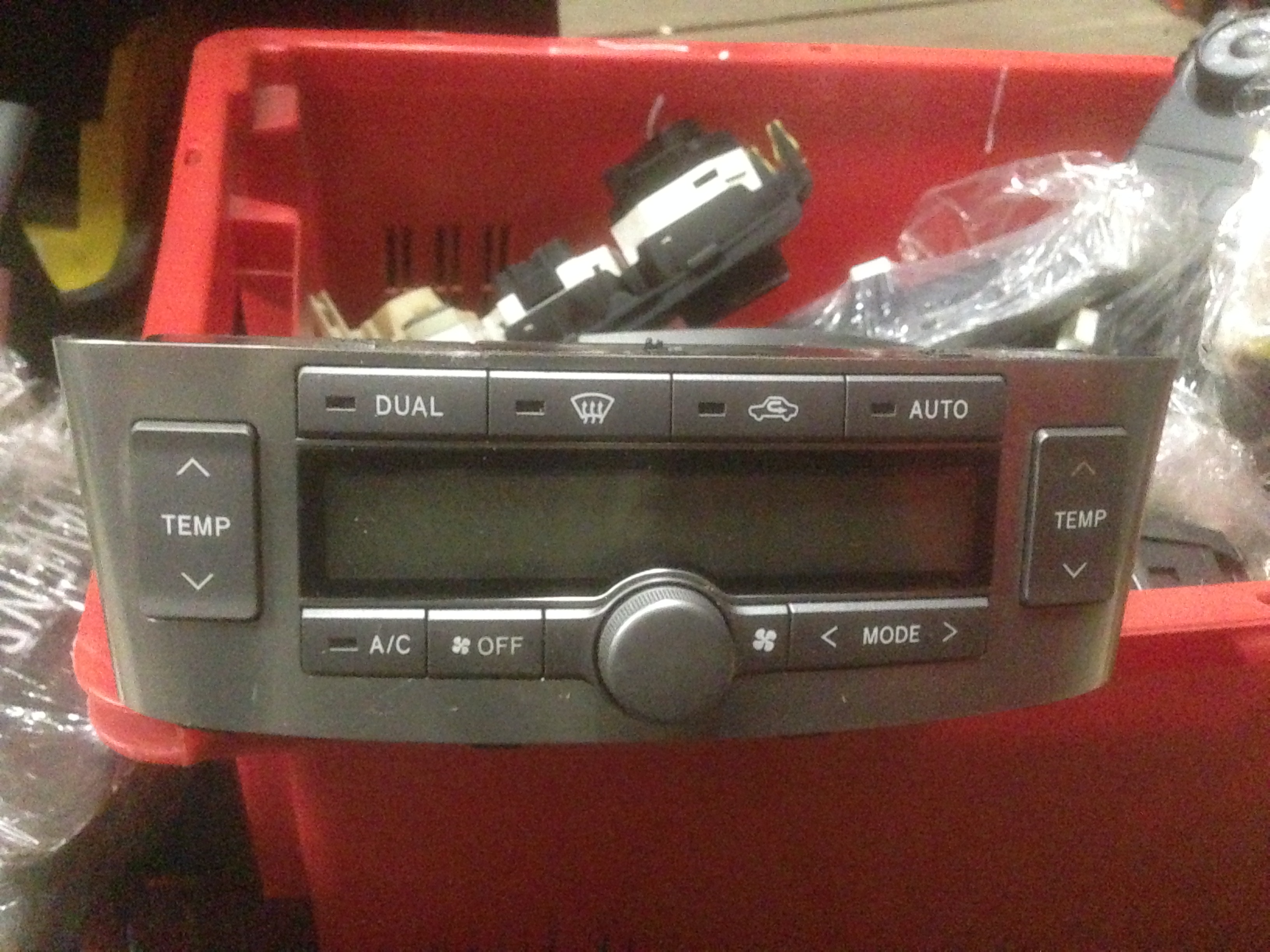 ремонт климат контроля на тойота авенсис 3 2011. климатроник пассат б4. тойота авенсис климат контроль. тойота авенсис 2004 самодиагностика кондиционера. коды ошибок toyota avensis abs 2007 год.