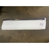 Молдинг двери передней правой Б/У оригинал. JA60