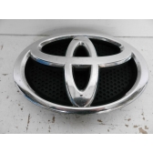 Эмблема решетки радиатора AURIS 2006-2009 б/у