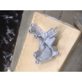 Кронштейн опоры двигателя правая CAMRY 40 б/у