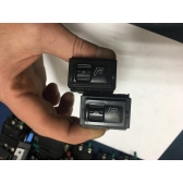 Выключатель обогрева сиденья левый 7L5963563