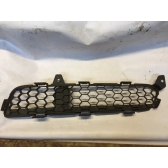 Решётка в бампер нижняя правая Б/У оригинал. J50 Бензин.