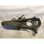 Кулак поворотный передний левый. Б/У оригинал. Y51, V37.