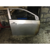 Дверь передняя правая TOYOTA COROLLA