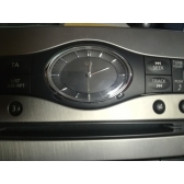 Часы аналоговые в панель приборов Б/У оригинал.