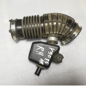 Патрубок воздушного фильтра правый VQ35HR Б/У оригинал.