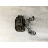 Подушка двс правая в сборе с кронштейном MR20DE Б/У оригинал.