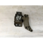 Подушка двс правая в сборе с кронштейном HR16DE Б/У оригинал.